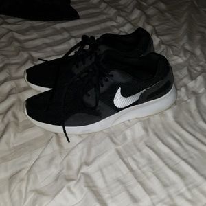 Nike shoes size 9